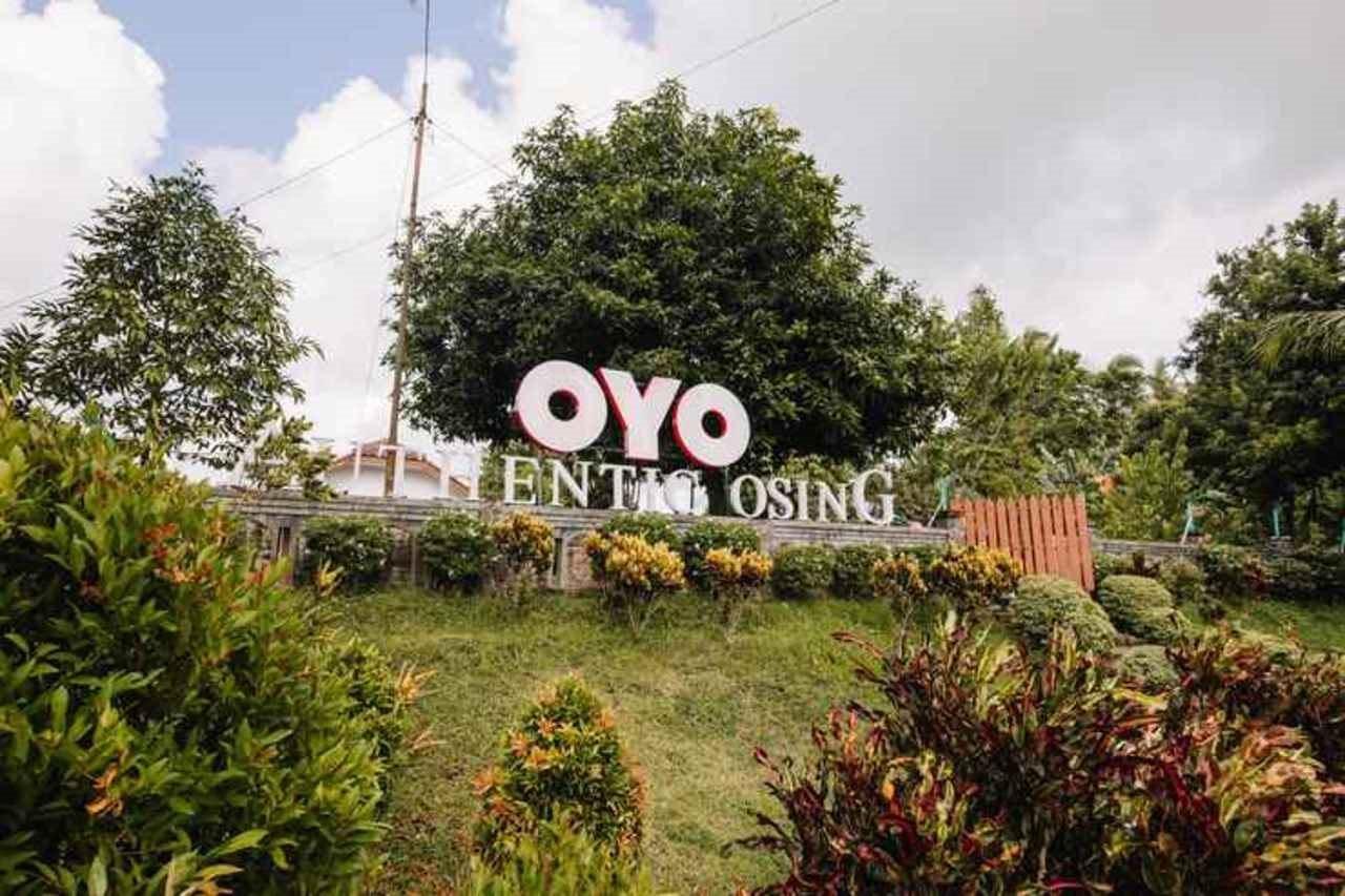 Oyo 986 Authentic Osing Homestay Banyuwangi  Esterno foto