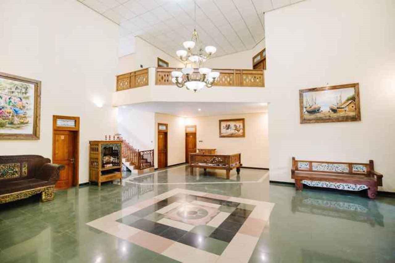 Oyo 986 Authentic Osing Homestay Banyuwangi  Esterno foto
