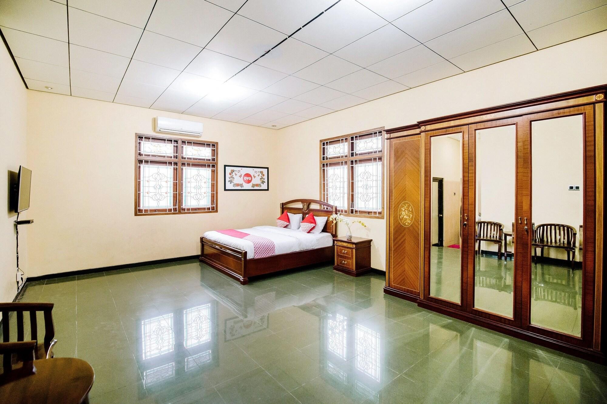 Oyo 986 Authentic Osing Homestay Banyuwangi  Esterno foto
