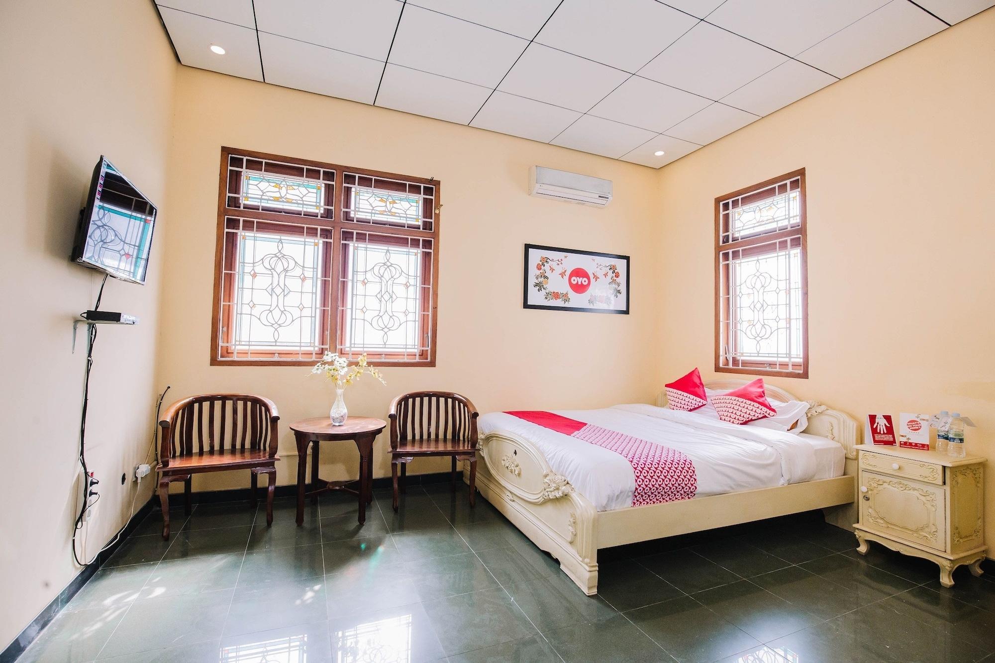 Oyo 986 Authentic Osing Homestay Banyuwangi  Esterno foto