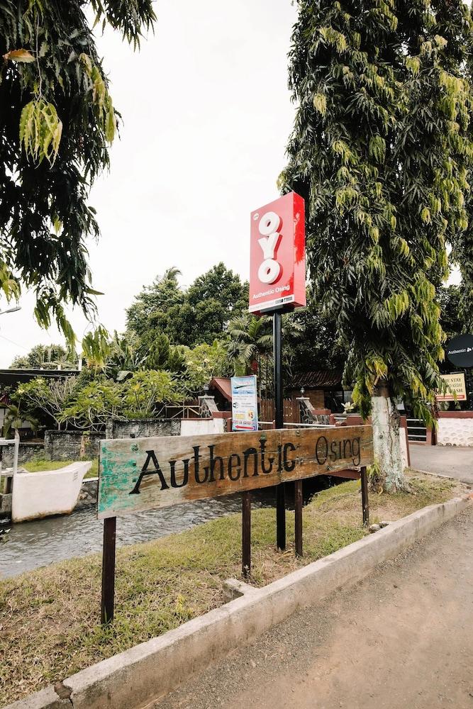 Oyo 986 Authentic Osing Homestay Banyuwangi  Esterno foto