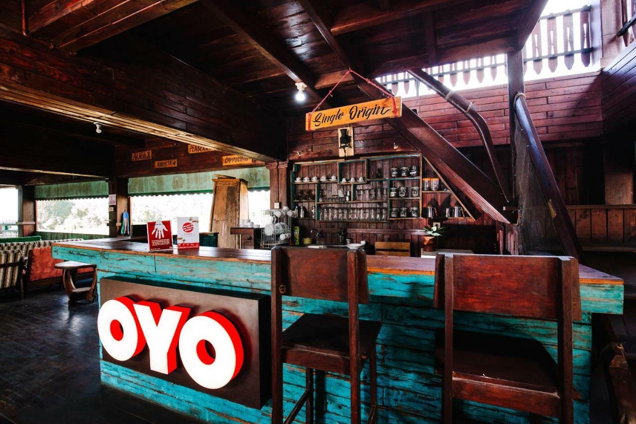 Oyo 986 Authentic Osing Homestay Banyuwangi  Esterno foto