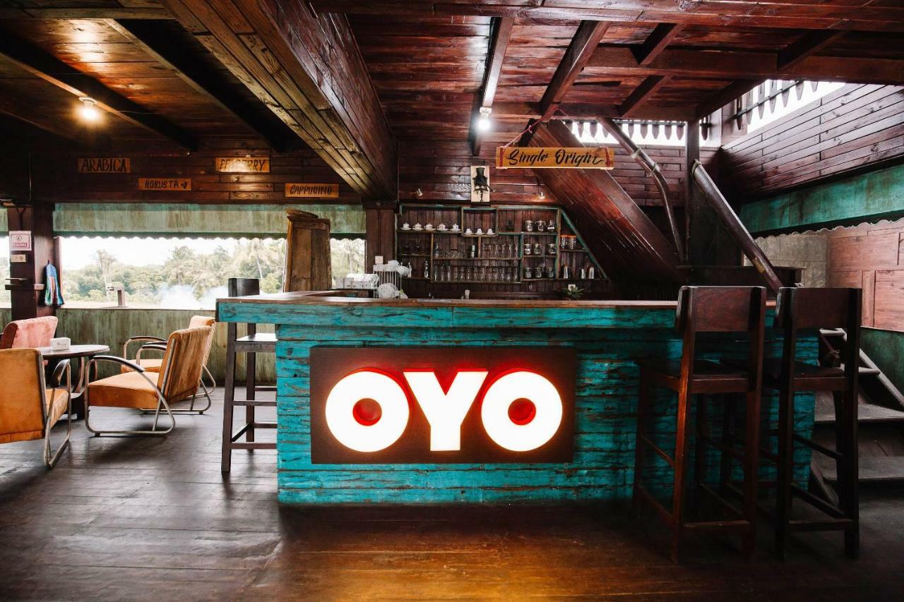 Oyo 986 Authentic Osing Homestay Banyuwangi  Esterno foto